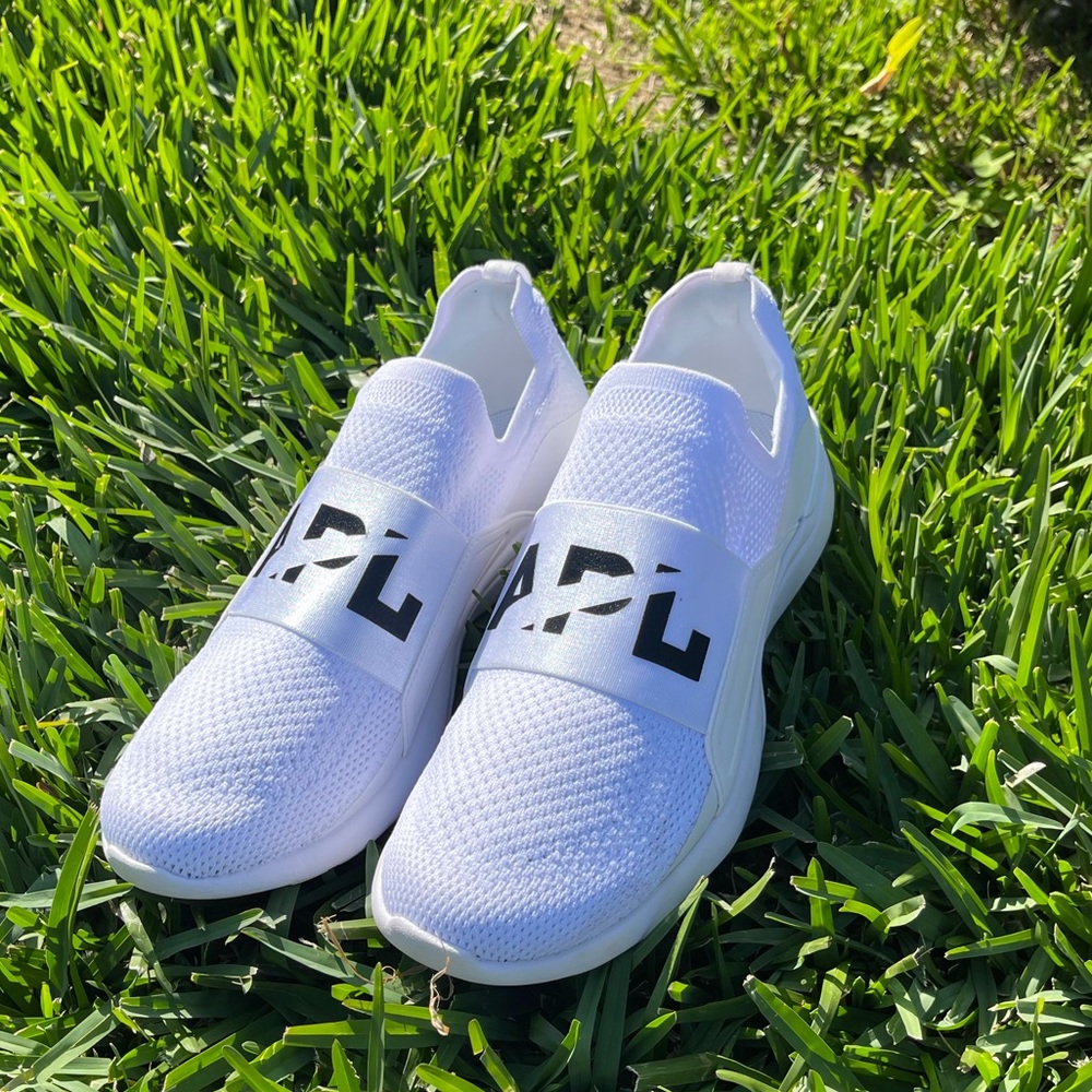 APLl🍂🍁Athletic Propulsion Labs APL Lululemon 10 white/ black